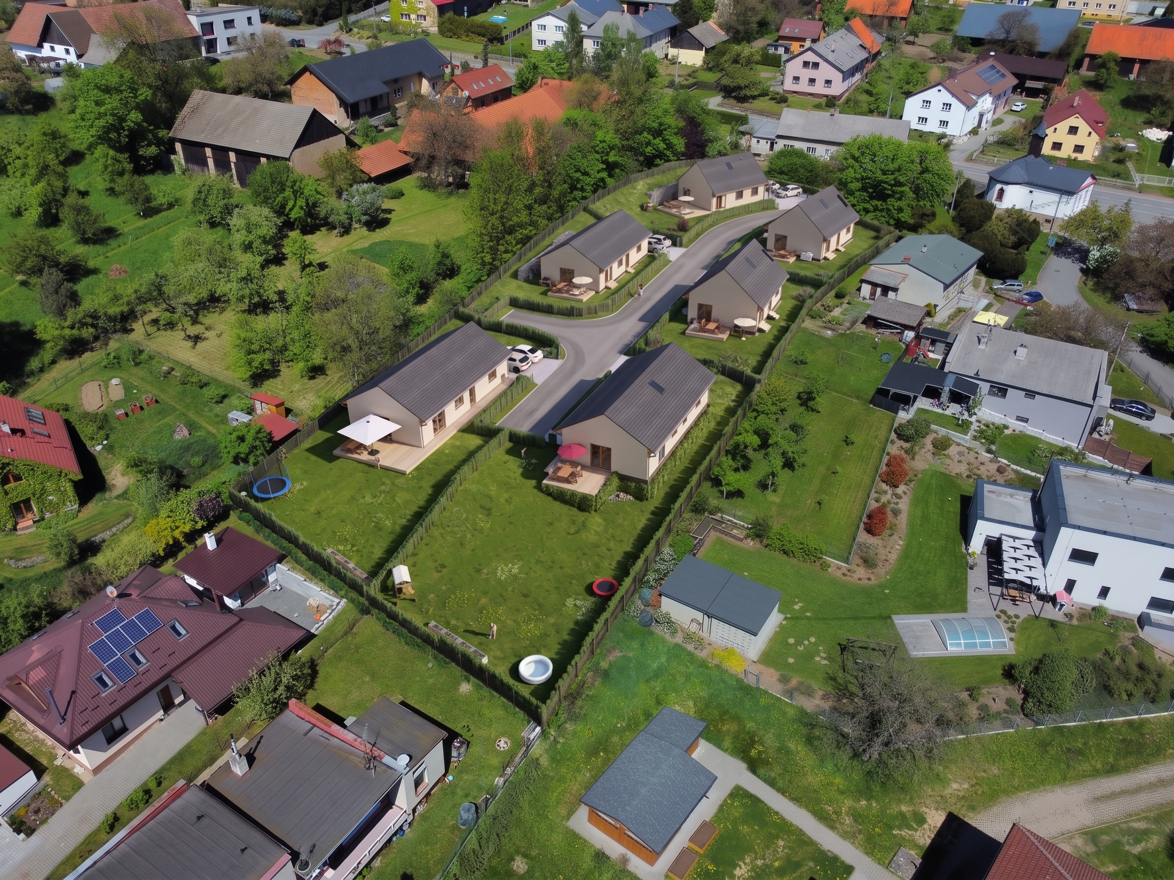 Letecký pohled na šest bungalovů Rezidence Za Kapličkou